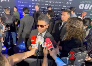 Cantante Kalimba en entrevista, donde anuncia su nueva gira musical y habla de sus próximos proyectos.