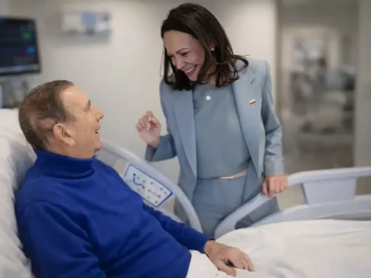 Dirigente opositor venezolano continúa hospitalizado