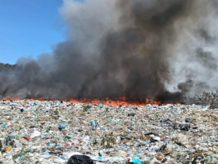 En Oaxaca piden detener incendios en basureros clandestinos