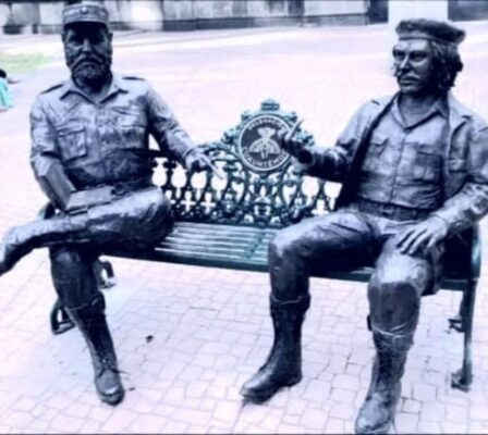 Estatua de Fidel y El Che en CDMX. Foto Especial