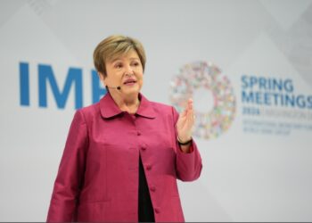 FMI ve riesgo de alza en tasas de interés por guerra en Medio Oriente