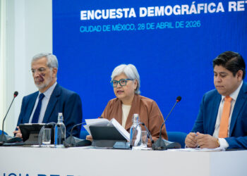 Jóvenes mexicanos retrasan salida del hogar, unión en pareja y tener hijos