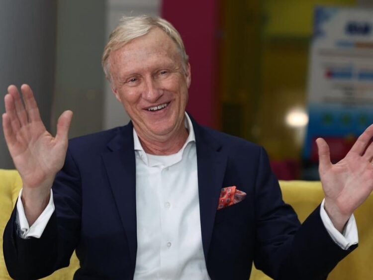 Con décadas en el ring y una voz icónica, Jimmy Lennon Jr. es una de las figuras más reconocidas del boxeo mundial. | AMEXI/FOTO: RRSS