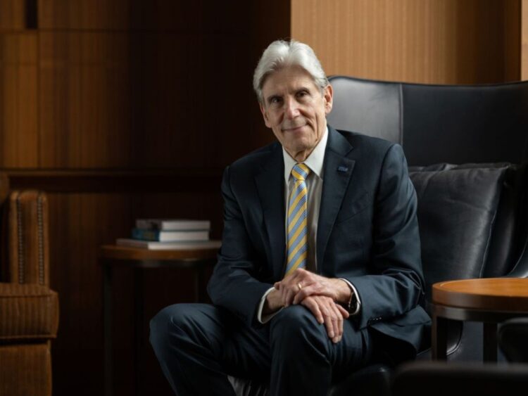 Julio Frenk Mora urge transformar la educación superior