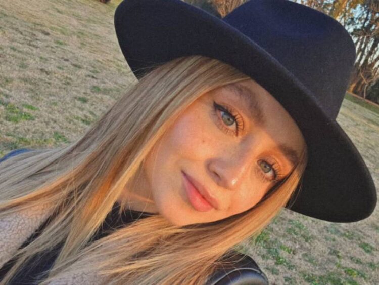 ¿Por qué los fans de Ángela Aguilar se fueron en contra de Karol Sevilla?