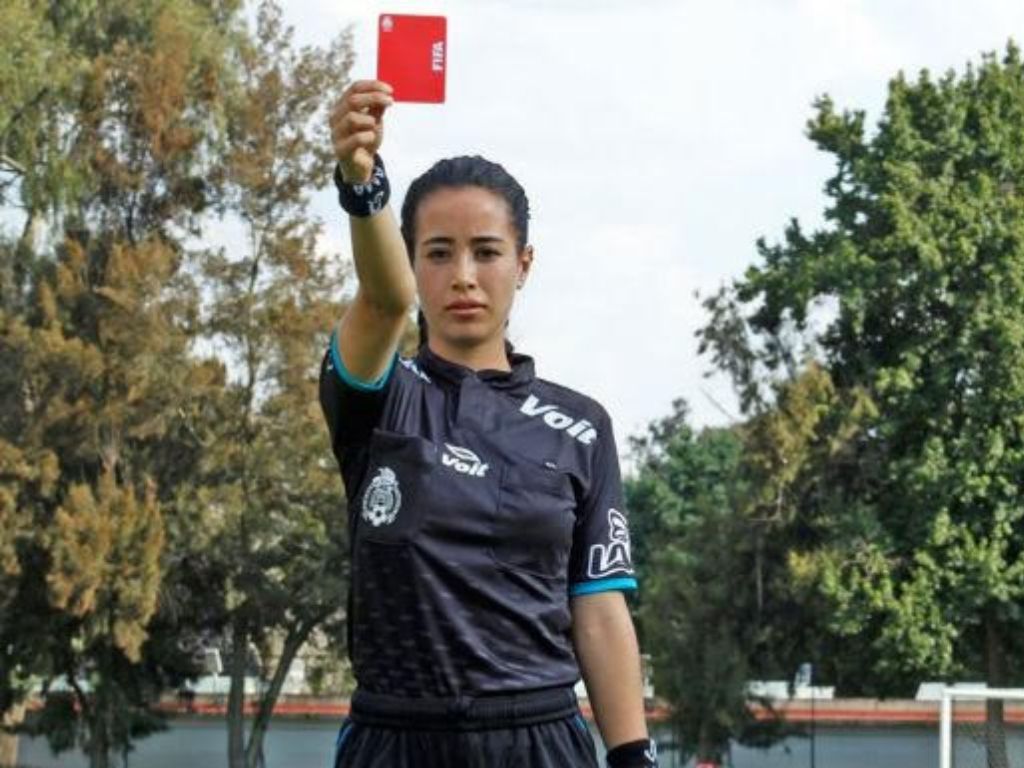 Katia Itzel García, la árbitra acosada por “el juego del hombre”. AMEXI Foto Gaceta UNAM