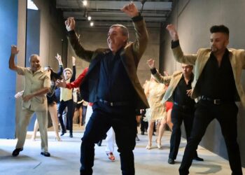 Más de 30 clubes de baile y colectivos comunitarios protagonizarán “La Rutina del Pueblo” en el Zócalo para celebrar el Día Internacional de la Danza. | AMEXI/FOTO: cultura.cdmx.gob.mx