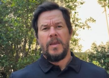 Mark Wahlberg sorprende en “By Any Means” al interpretar a un sicario que colabora con el FBI en una historia real llena de tensión y crimen. | AMEXI/FOTO: IG @markwahlberg