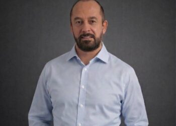 Martín Aparicio estrena “Sexto sentido”, un programa que explora la mente humana