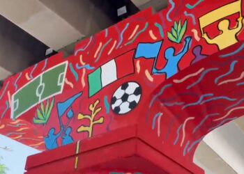 Murales pintados por Raúl Prieto en el distribuidor vial 5 Señores. AMEXI foto Oscar Rodríguez