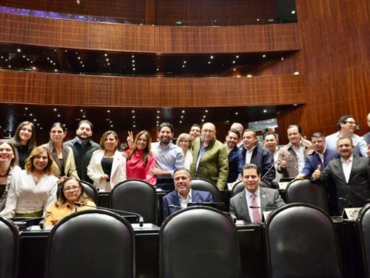 PRI propone eliminar el cobro de casetas en vacaciones