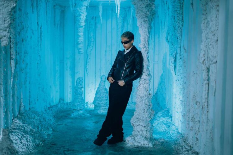 Poe Leos lanza “La Víctima” y reivindica la identidad migrante en su música