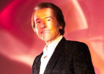 Raphael durante su concierto en el Auditorio Nacional, donde cautivó al público mexicano con su gira “Raphaelísimo” 2026. | AMEXI/FOTO: IG @raphaelartista