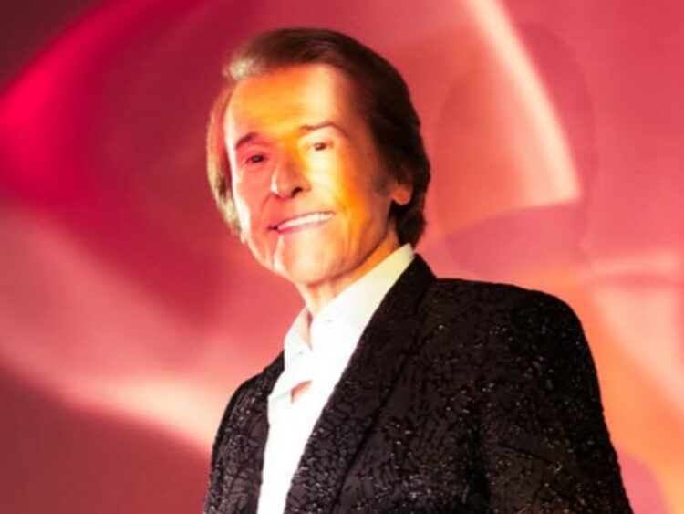 Raphael durante su concierto en el Auditorio Nacional, donde cautivó al público mexicano con su gira “Raphaelísimo” 2026. | AMEXI/FOTO: IG @raphaelartista