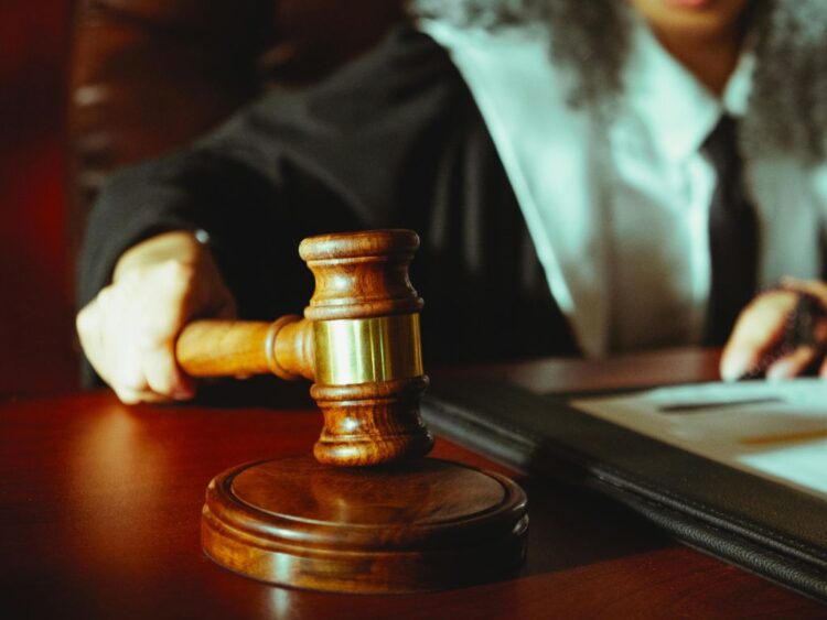 Revocación de mandato para jueces requeriría reforma constitucional Sheinbaum