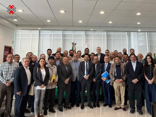 Reunión de sindicatos con el titular de la STPS