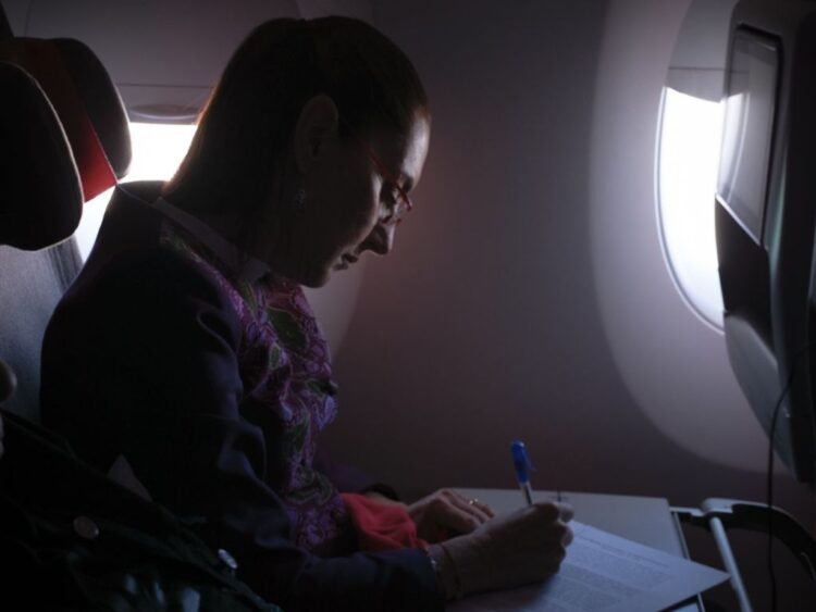 Sheinbaum llegó a España para cumbre internacional