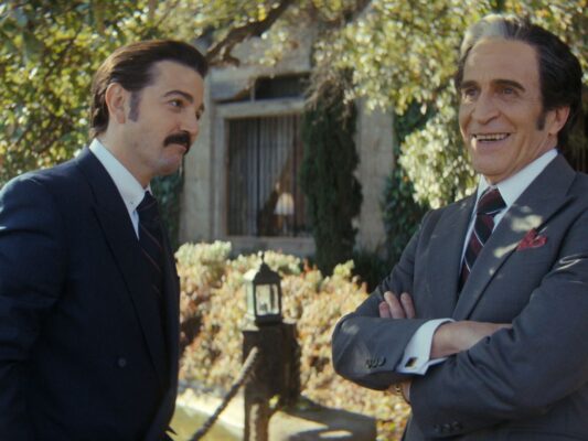 El elenco de México 86, encabezado por Diego Luna, recrea la historia de un burócrata que logra llevar el Mundial de 1986 a México.