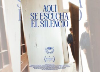 Gabriela Pena durante la presentación de su documental Aquí se escucha el silencio, centrado en memoria, exilio y vínculos familiares.