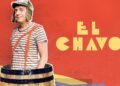 Escena representativa de programas clásicos de la televisión mexicana como En familia con Chabelo y El Chavo del 8, que reunían a familias frente al televisor.