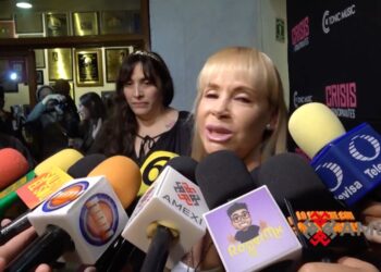 Ginny Hoffman declara ante medios sobre el proceso legal de Héctor Parra y el impacto emocional en su familia.