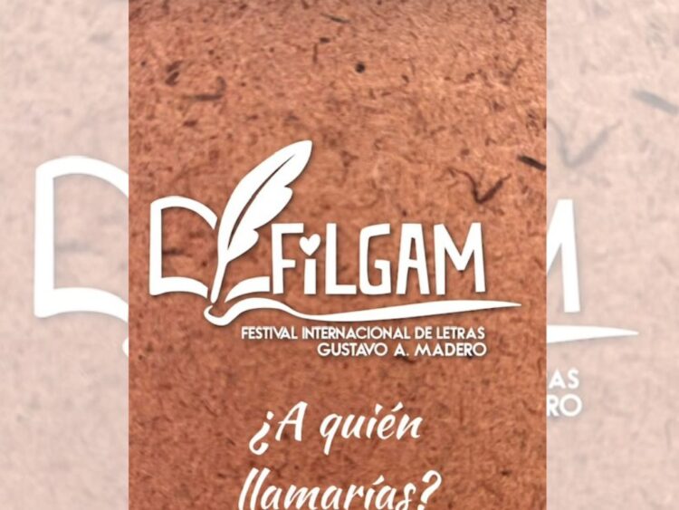 Escritores presentan sus libros y conversan con el público durante el Festival Internacional de Letras en la alcaldía Gustavo A. Madero.
