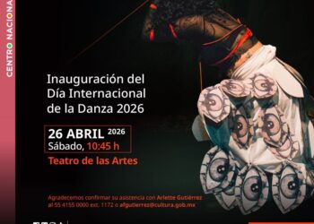 Bailarines en escena durante una presentación en el Cenart como parte de la celebración del Día Internacional de la Danza.