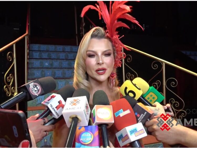 Marjorie de Sousa durante entrevista tras revelar que sufrió un desmayo antes de una función teatral.