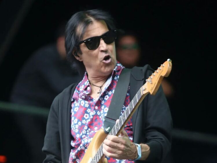 Felipe Staiti, guitarrista de Enanitos Verdes, durante una presentación en vivo antes de su fallecimiento.