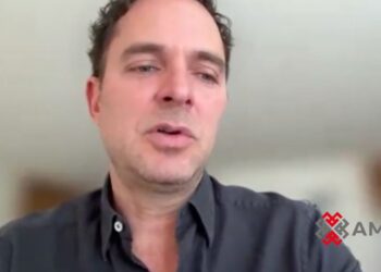 Manolo y Juancho Cardona hablan sobre el estreno de “Los Encantos del Sinvergüenza” y los retos de su producción.