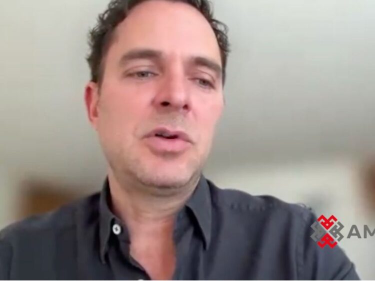 Manolo y Juancho Cardona hablan sobre el estreno de “Los Encantos del Sinvergüenza” y los retos de su producción.