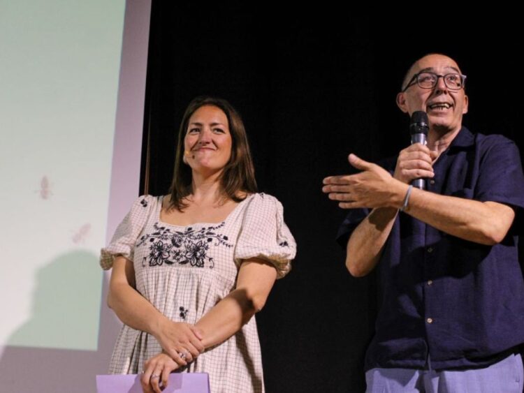 Proyección de la película “Black Water” en la inauguración del Ecozine Film Festival en Zaragoza, con enfoque en la crisis climática en Bangladesh.