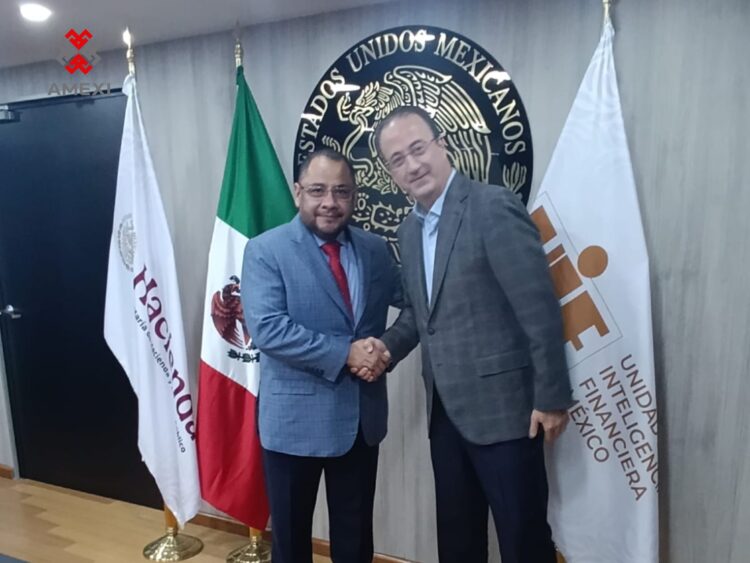 UIF y agentes aduanales refuerzan cooperación para prevenir riesgos en comercio exterior.