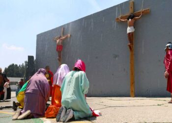 Internos del Reclusorio Oriente de la CDMX representan su propio Viacrucis