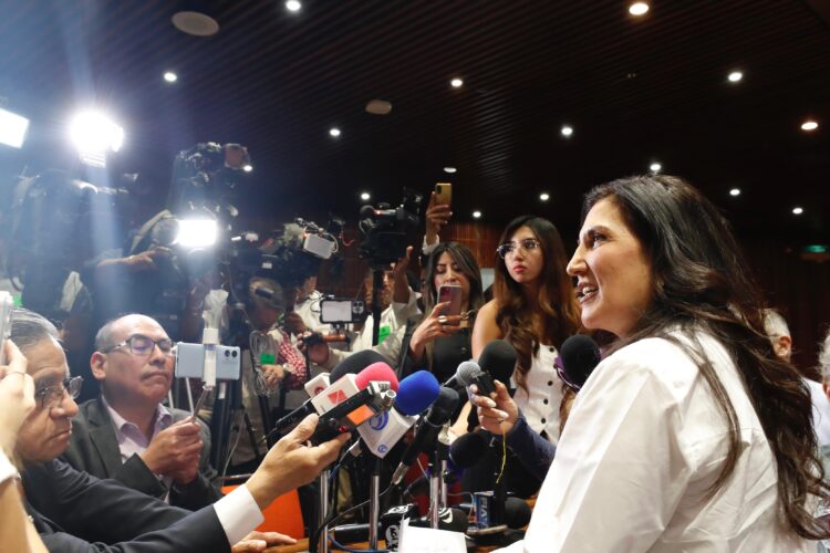 Elegir consejeros del INE con total transparencia, pide Kenia López.