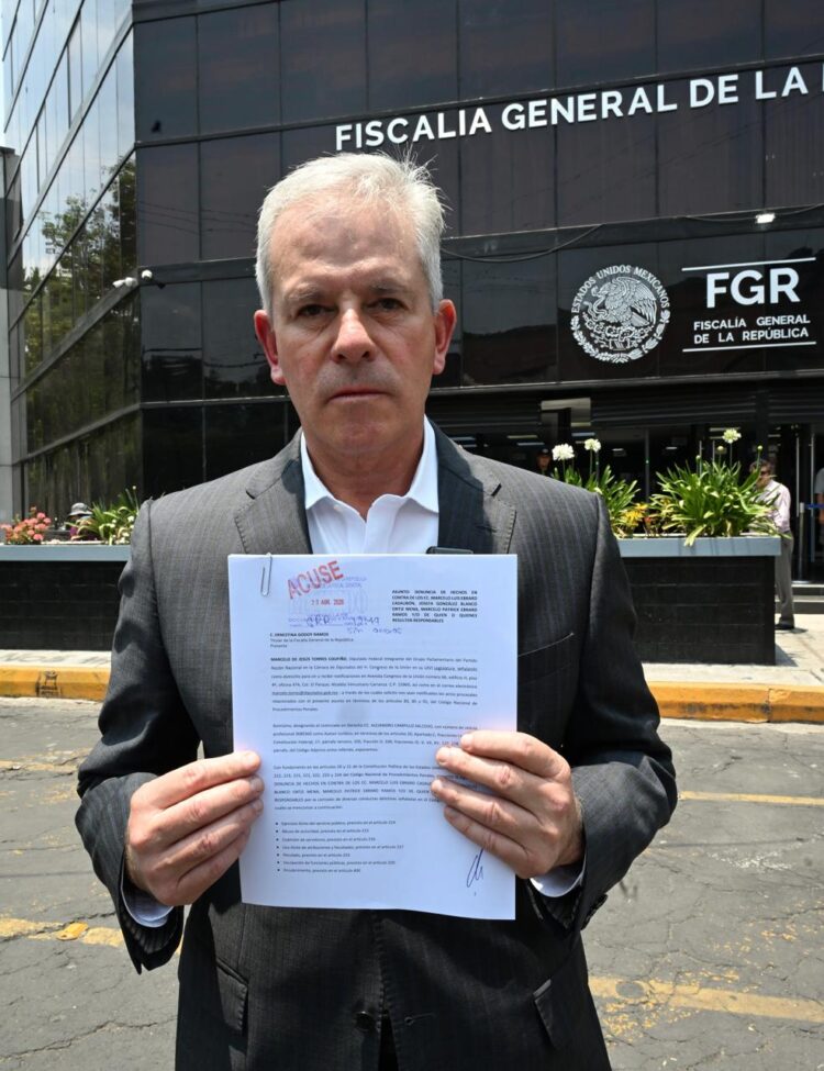 Diputado del PAN, Marcelo Torres Cofiño, presentó este lunes una denuncia