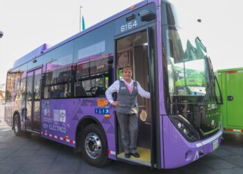 La Ruta de las Heroínas Indígenas, el transporte eléctrico de la CDMX con mujeres al volante