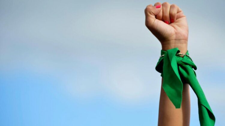 Mujeres podrán solicitar amparos para abortos voluntarios