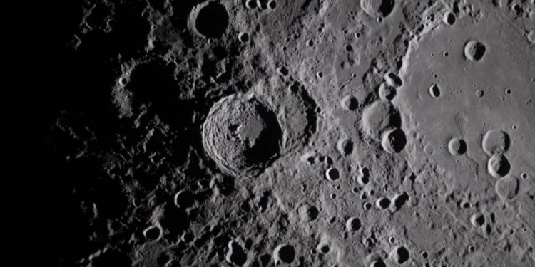 Sombras en el cráter Vavilov