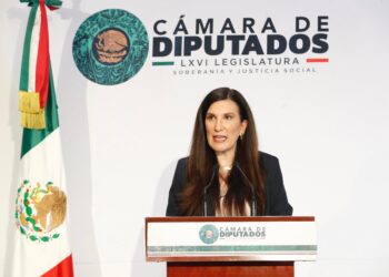 La diputada Kenia López urgió a las autoridades a avanzar en una investigación sobre el derrame en el Golfo de México.