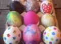 Huevos de Pascua decorados, símbolo de vida y renacimiento, una tradición que mezcla raíces ancestrales y celebraciones modernas. | AMEXI/FOTO: RRSS
