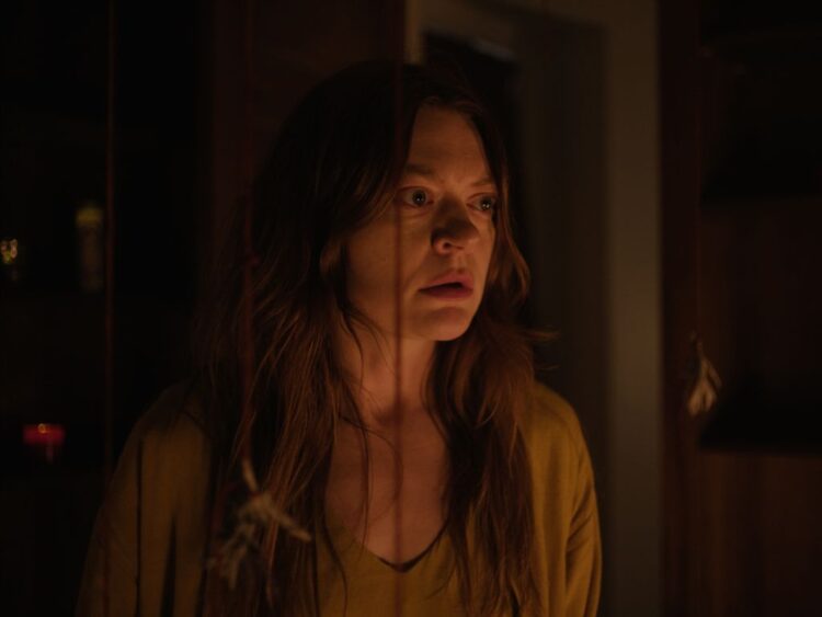 La actriz Julia Max estrena su ópera prima de terror Invocación