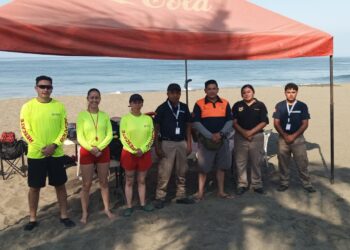 La Coordinación Estatal de Protección Civil, alertan sobre la presencia de un evento de mar de fondo que genera fuerte oleaje  y riesgo para la vida