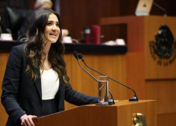 La senadora del PRI, Paloma Sánchez exige claridad en el caso de dos profesores detenidos en Mazatlán, Sinaloa, durante un operativo federal.