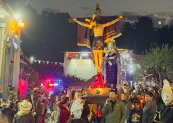 tradición en la procesión de los Cristos en Tlalpujahua