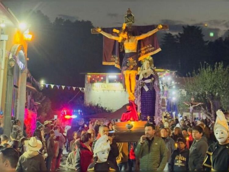 tradición en la procesión de los Cristos en Tlalpujahua