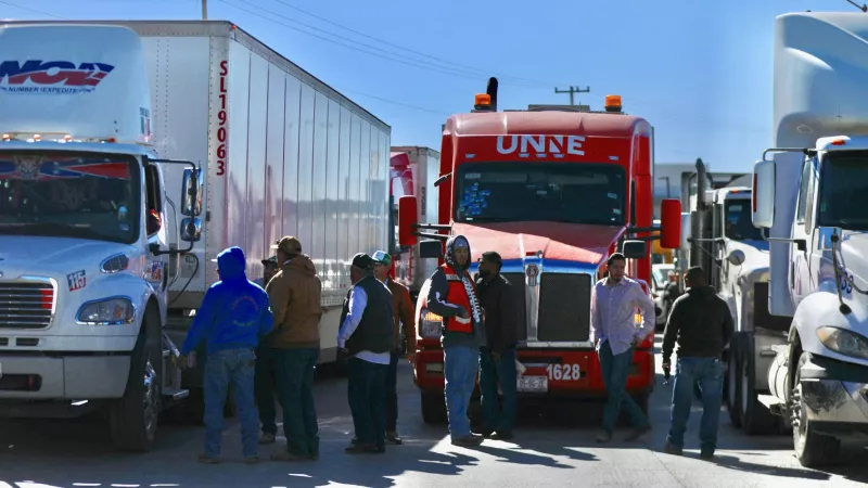 Segob retoma el diálogo con los transportistas.