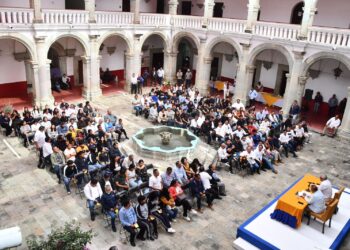 En Oaxaca inicia el proceso electoral para elegir al próximo rector de la UABJO y se designa a la Comisión Electoral.