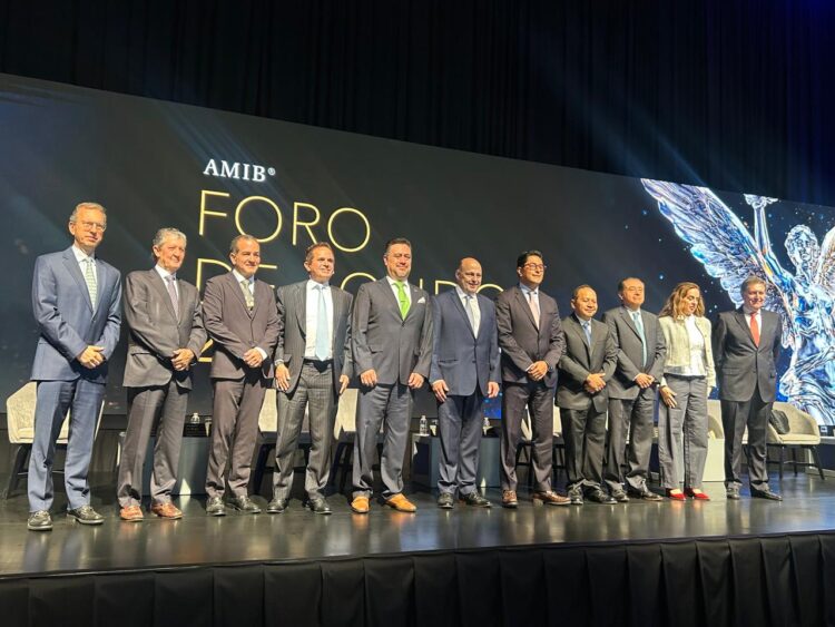 Fondos de inversión, clave para el desarrollo económico de México (VIDEOS)