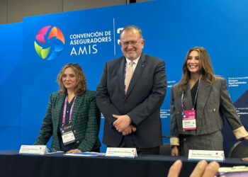 Inflación médica privada triplicará a la general en México en 2026: AMIS (VIDEOS)